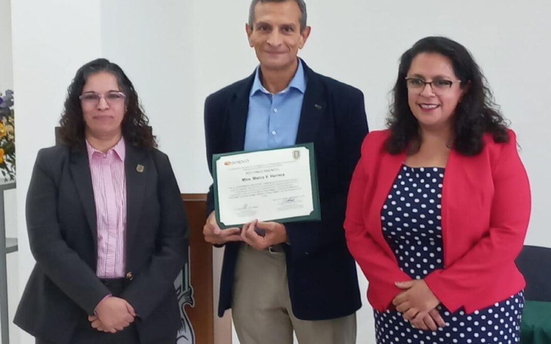 El equipo de LCM presente en el Congreso Internacional de comunicación AMIPCO, en la Universidad Autónoma de Baja California en la Cd. De Tijuana.